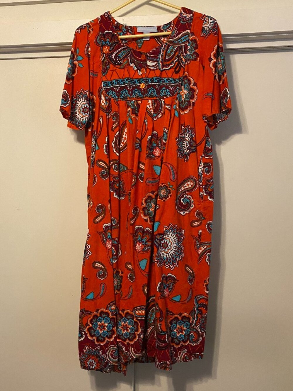 Only Necessities, short sleeve, 4-button red COMFY dress w/POCKETS, size M